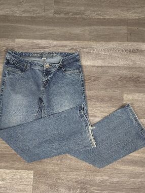Natural Reflections Women's Blue Flare Jeans with Embroidered Pockets Size 12
